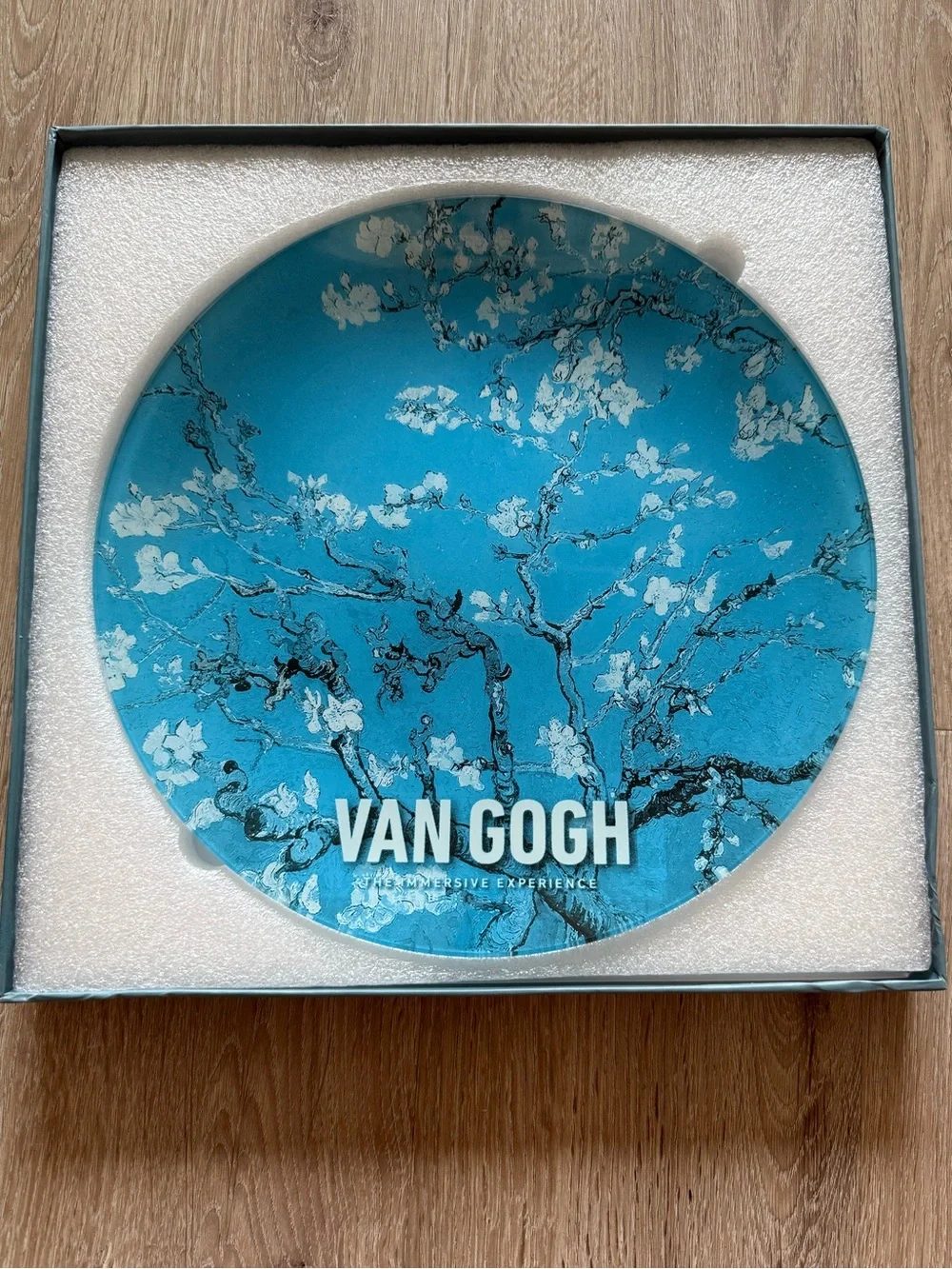 Van Gogh plate almond